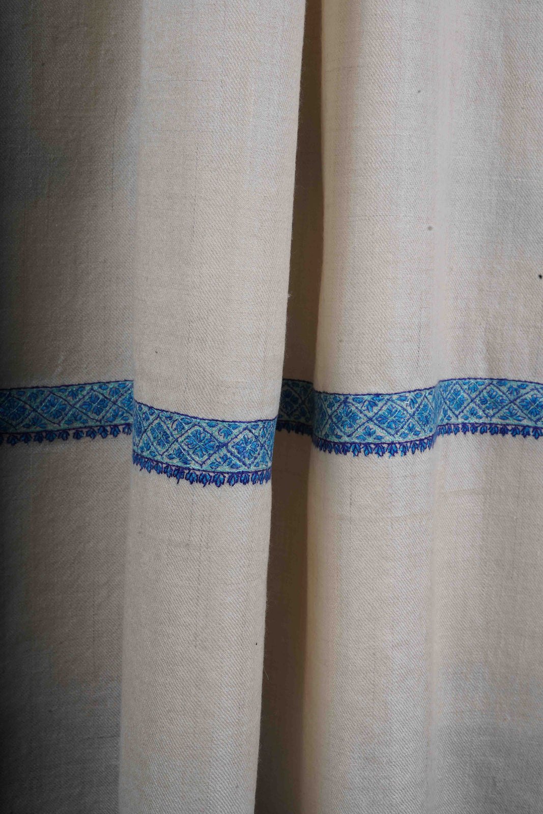 Ivory Base With Blue Border Embroidery Cashmere Pashmina Shawl