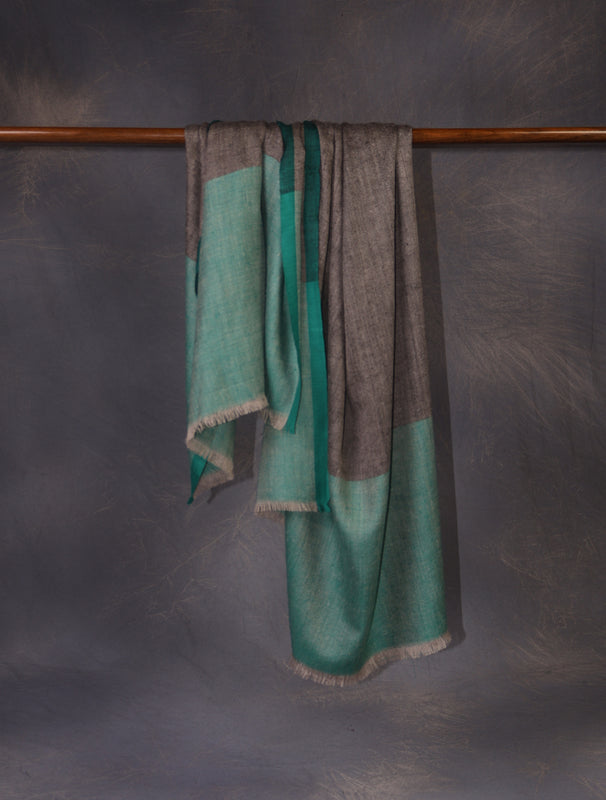Black Base and Green Border Handwoven Cashmere Pashmina Shawl