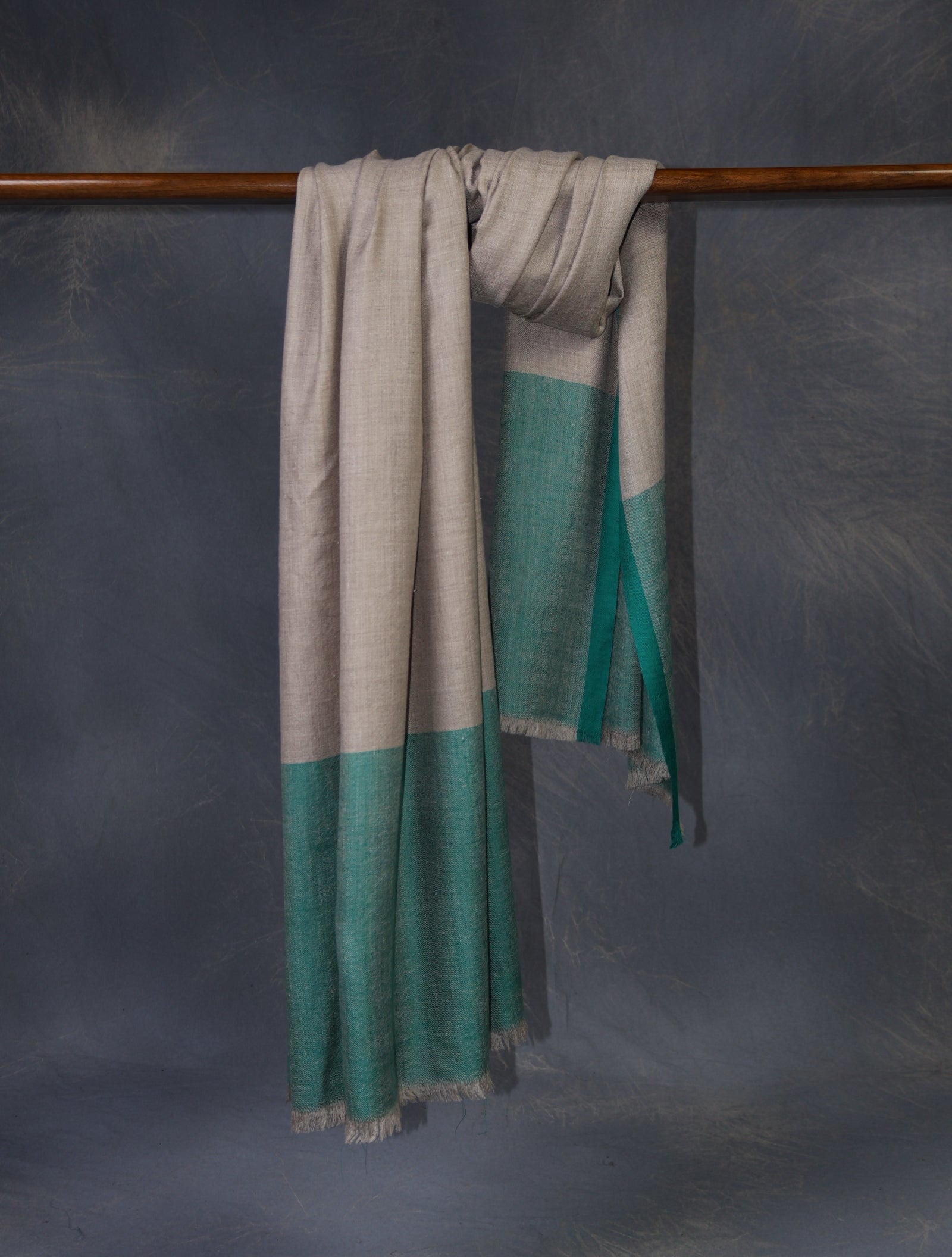 Natural Base and Green Border Handwoven Cashmere Pashmina Shawl