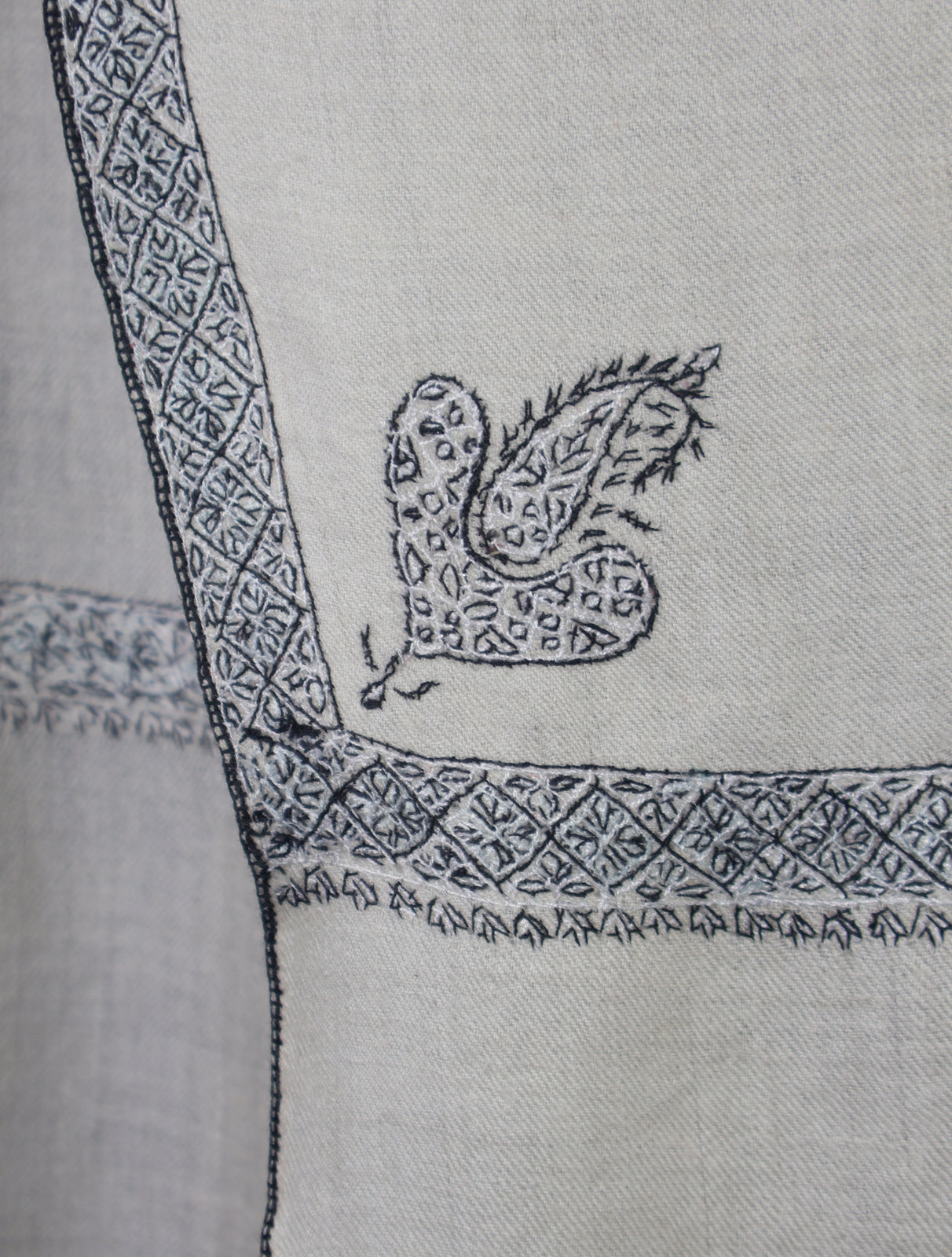 Ivory Base Black Border Embroidery Cashmere Pashmina Shawl