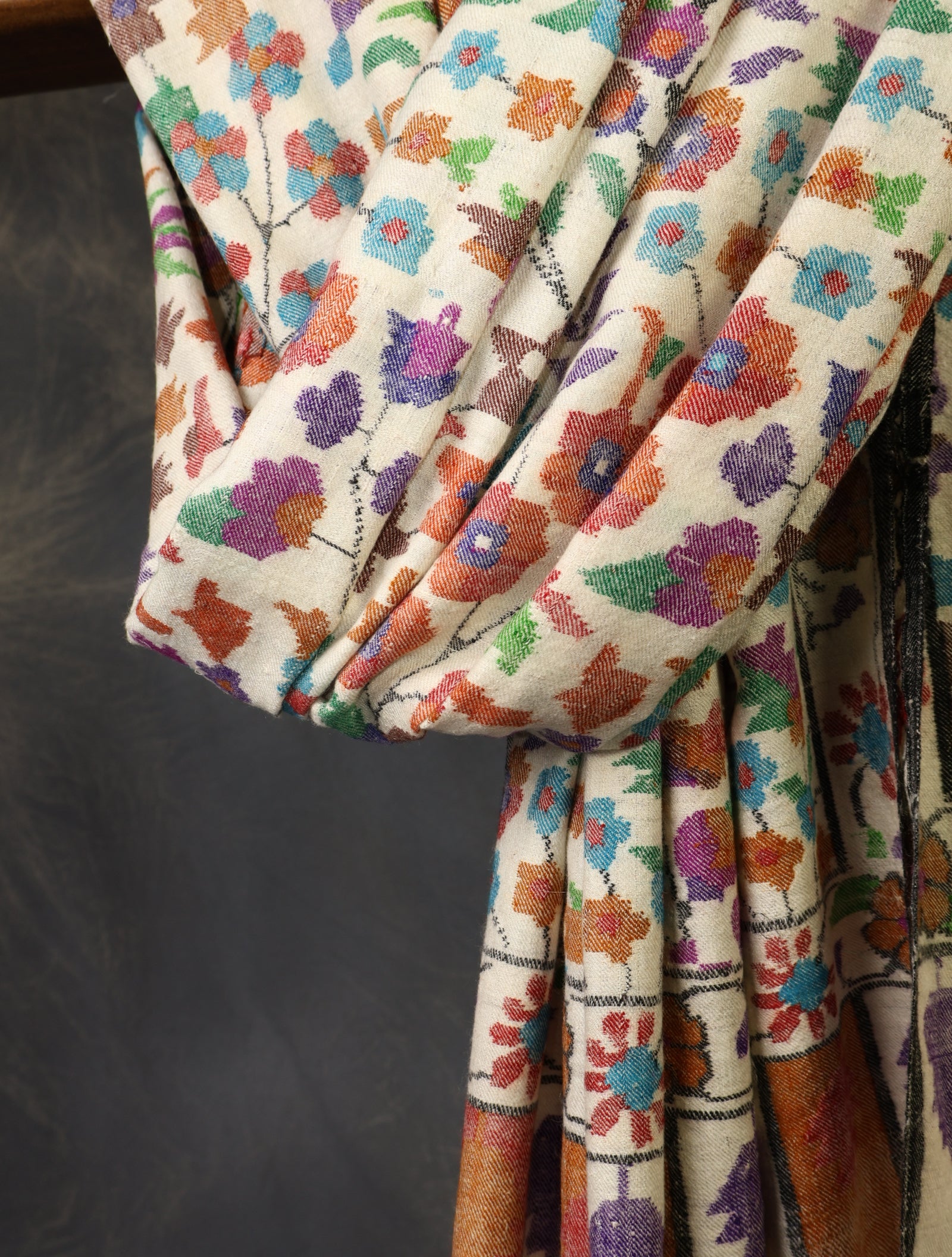 Ivory Base Kani Jamawar Pashmina Shawl