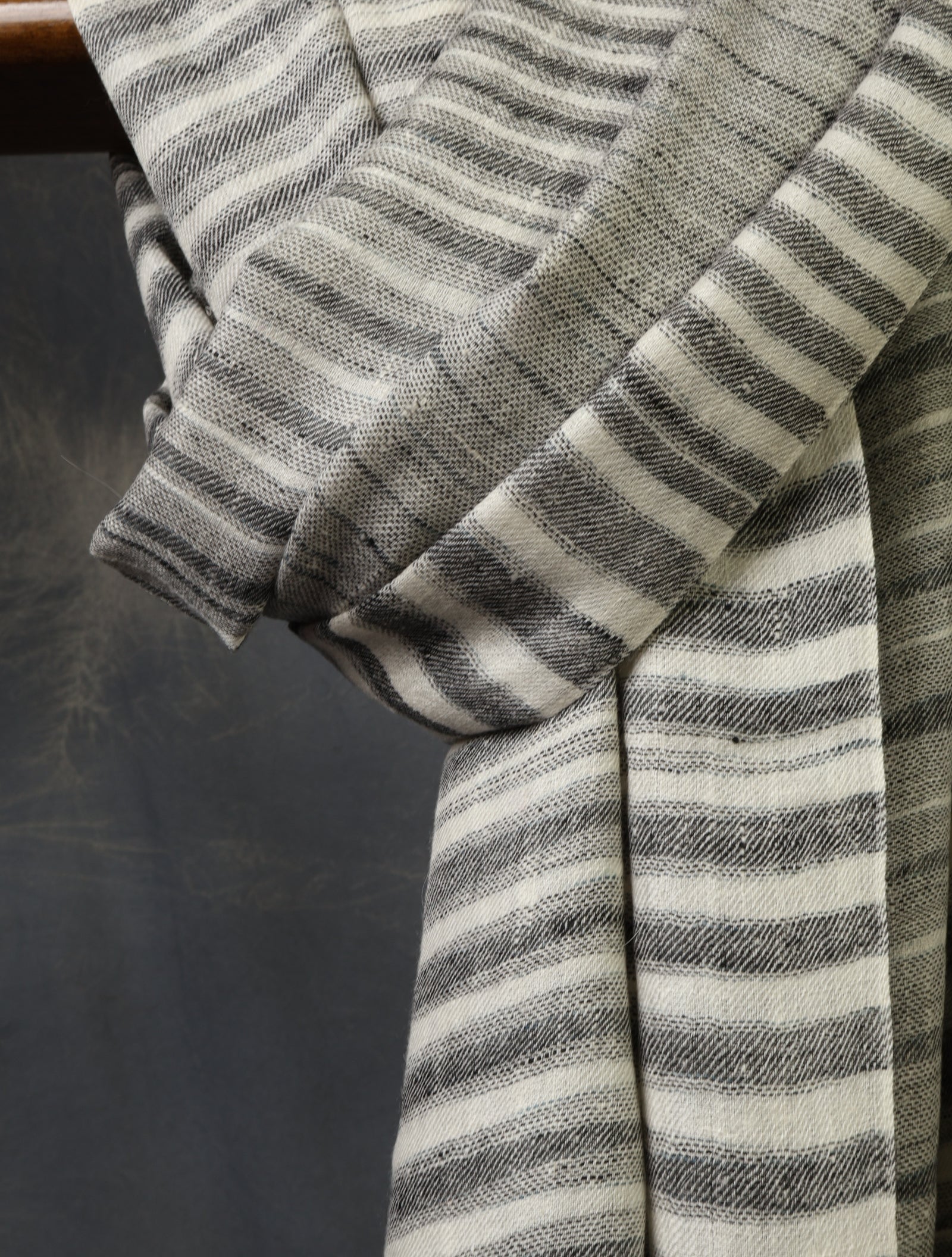 Black Plaid Pure Cashmere Check Scarf Pashmina – Handwoven Luxury