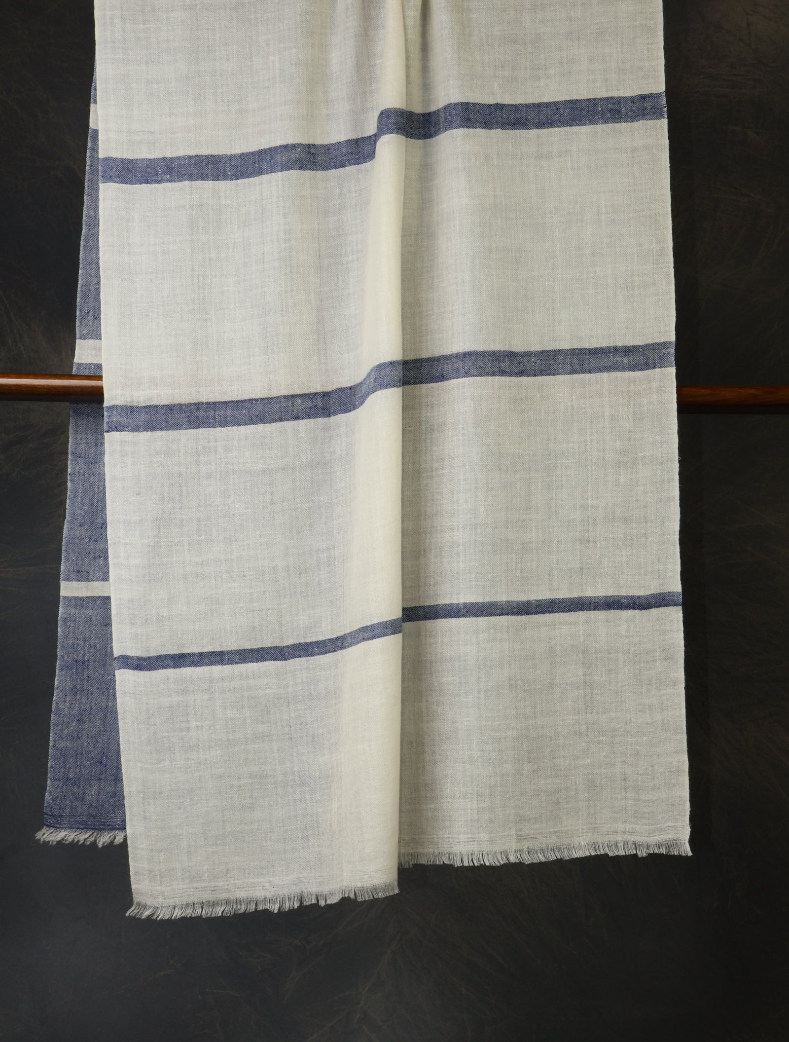 Blue And Ivory Plaid Pure Cashmere Pashmina Scarf – Handwoven Luxury