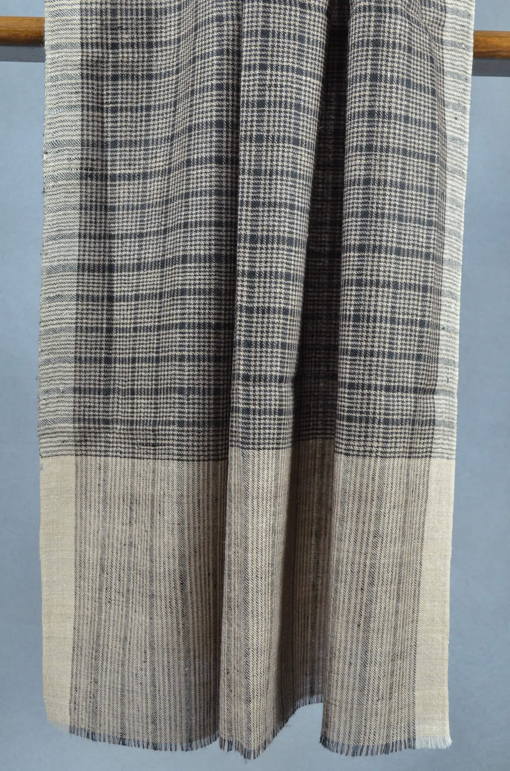 Small Black Check Handwoven Cashmere Pashmina Scarf