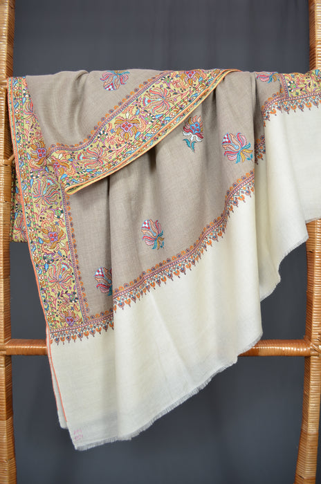 Un Dyed Natural Big Border Embroidery Cashmere Pashmina Shawl with Beautiful Motifs