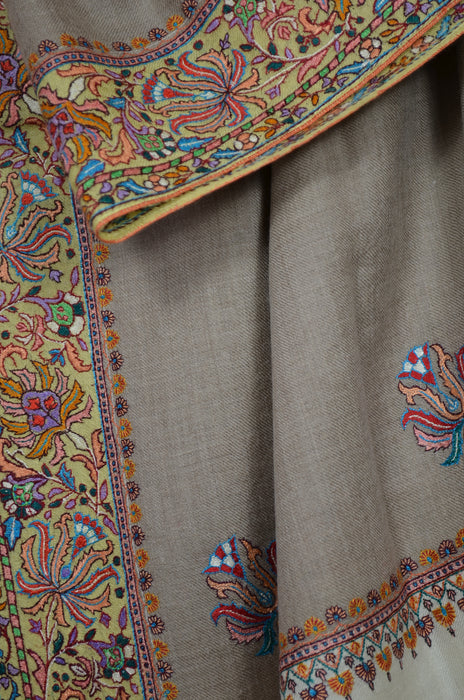 Un Dyed Natural Big Border Embroidery Cashmere Pashmina Shawl with Beautiful Motifs