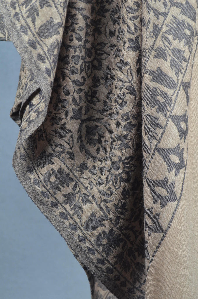 Natural Base Black patterned Kani style merino scarf