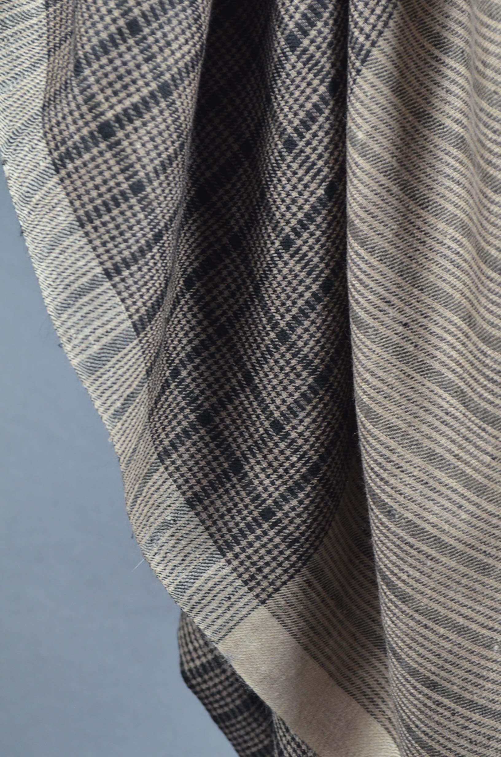 Small Black Check Handwoven Cashmere Pashmina Scarf