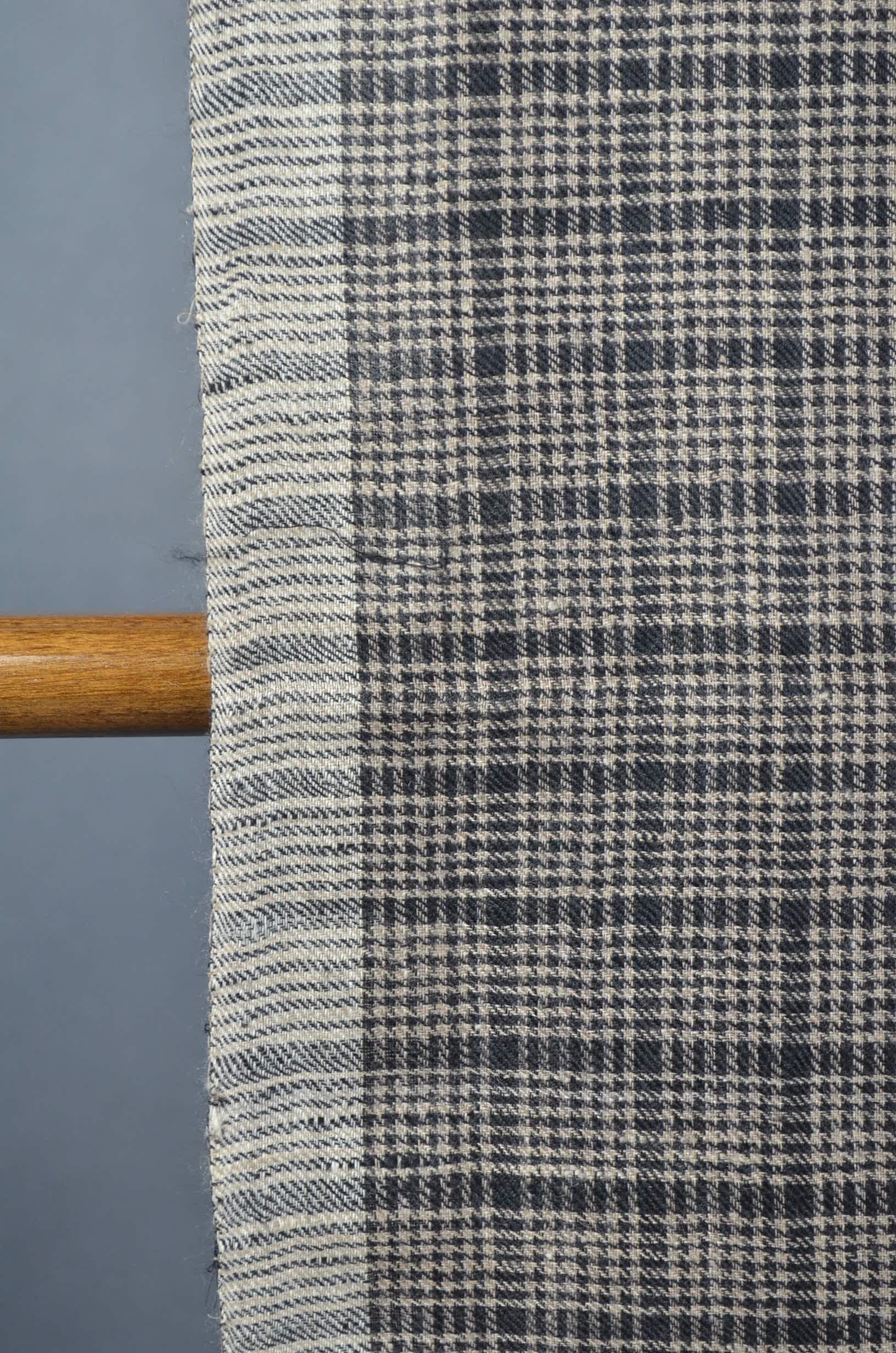 Small Black Check Handwoven Cashmere Pashmina Scarf