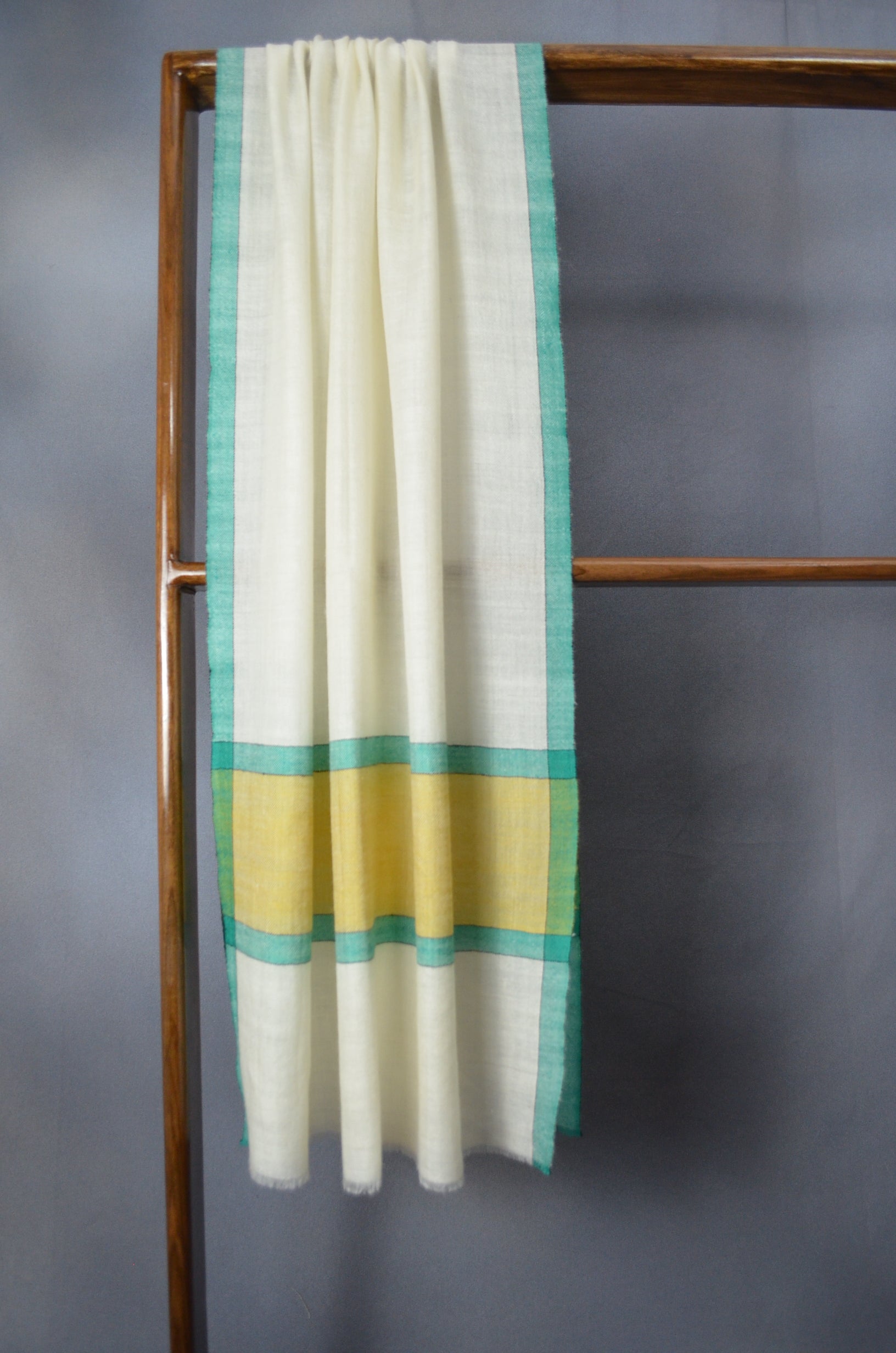 Border Pattern Handwoven Cashmere Pashmina Scarf