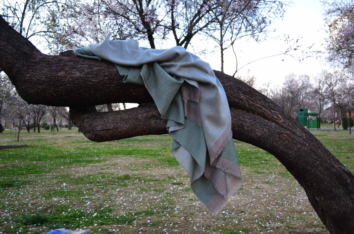 Reversible Green and Grey Handwoven Cashmere Pashmina Shawl