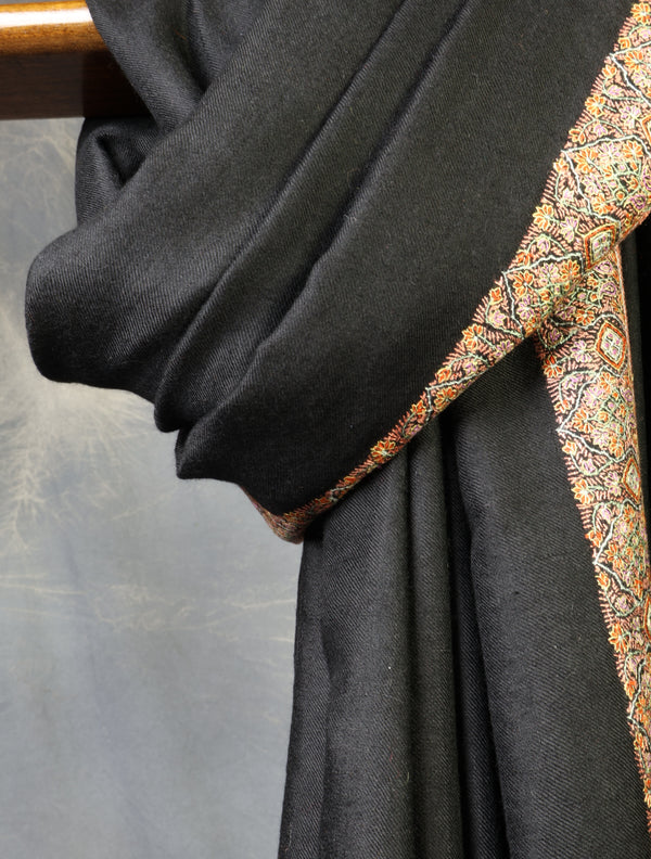Black Base Big Border Embroidery Cashmere Pashmina Shawl – detail view