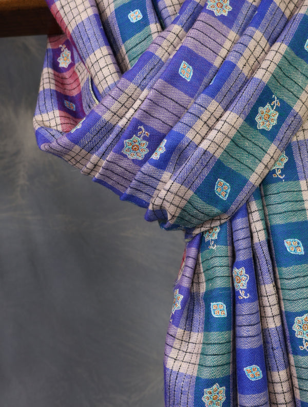 Blue Check Reversible Butti-Dar Embroidery Pashmina Cashmere Shawl – detail view