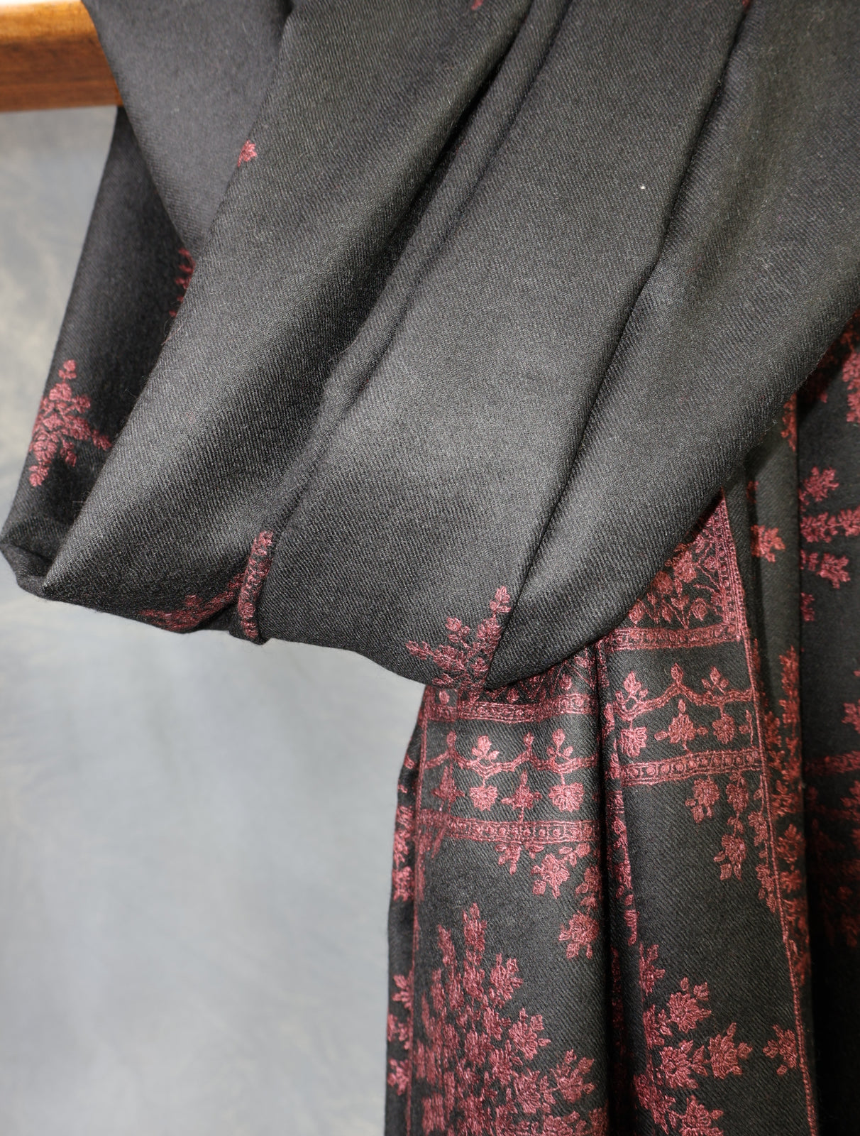 Black Base Big Border Embroidery Cashmere Pashmina Shawl