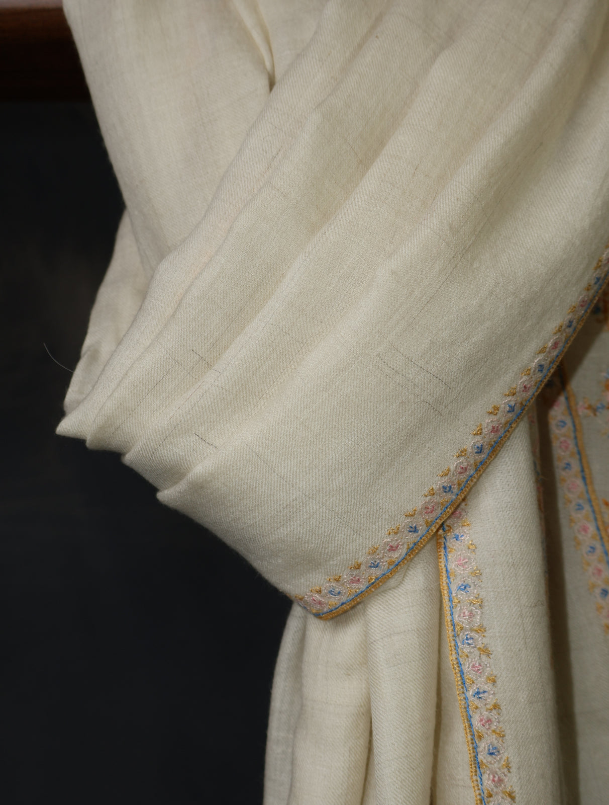 Ivory With Big Buteh Motif Border Embroidery Cashmere Pashmina Scarf