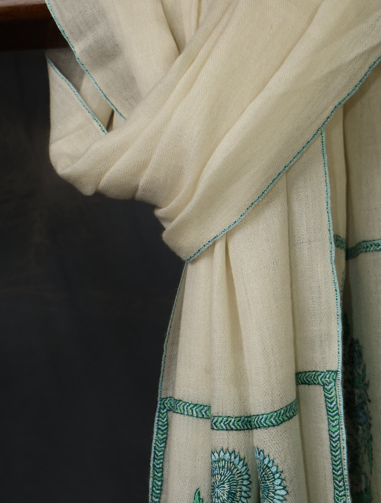 Ivory Big Buteh Motif Embroidery Cashmere Pashmina Scarf