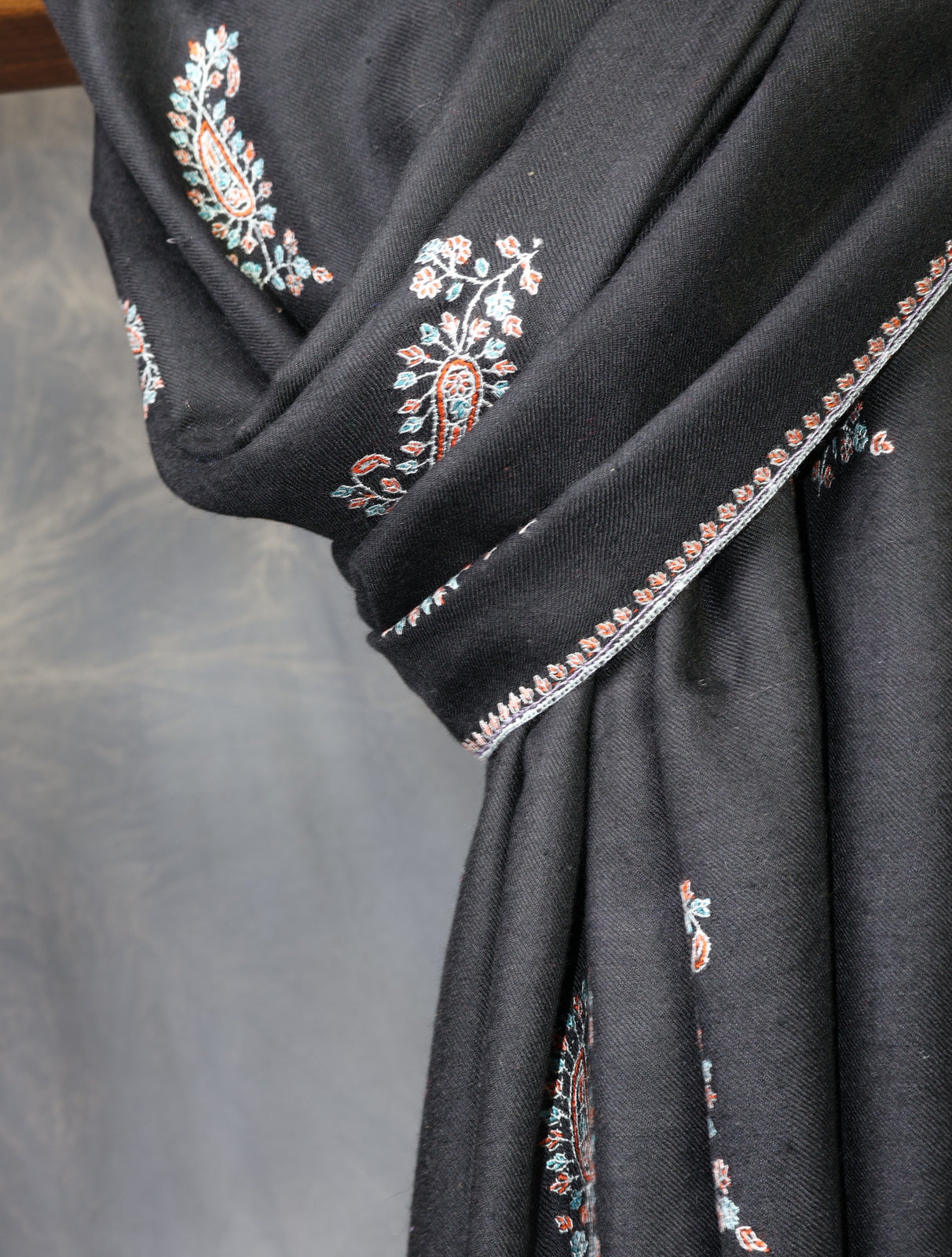 Black Base Buteh-dar Embroidery Pashmina Cashmere Shawl