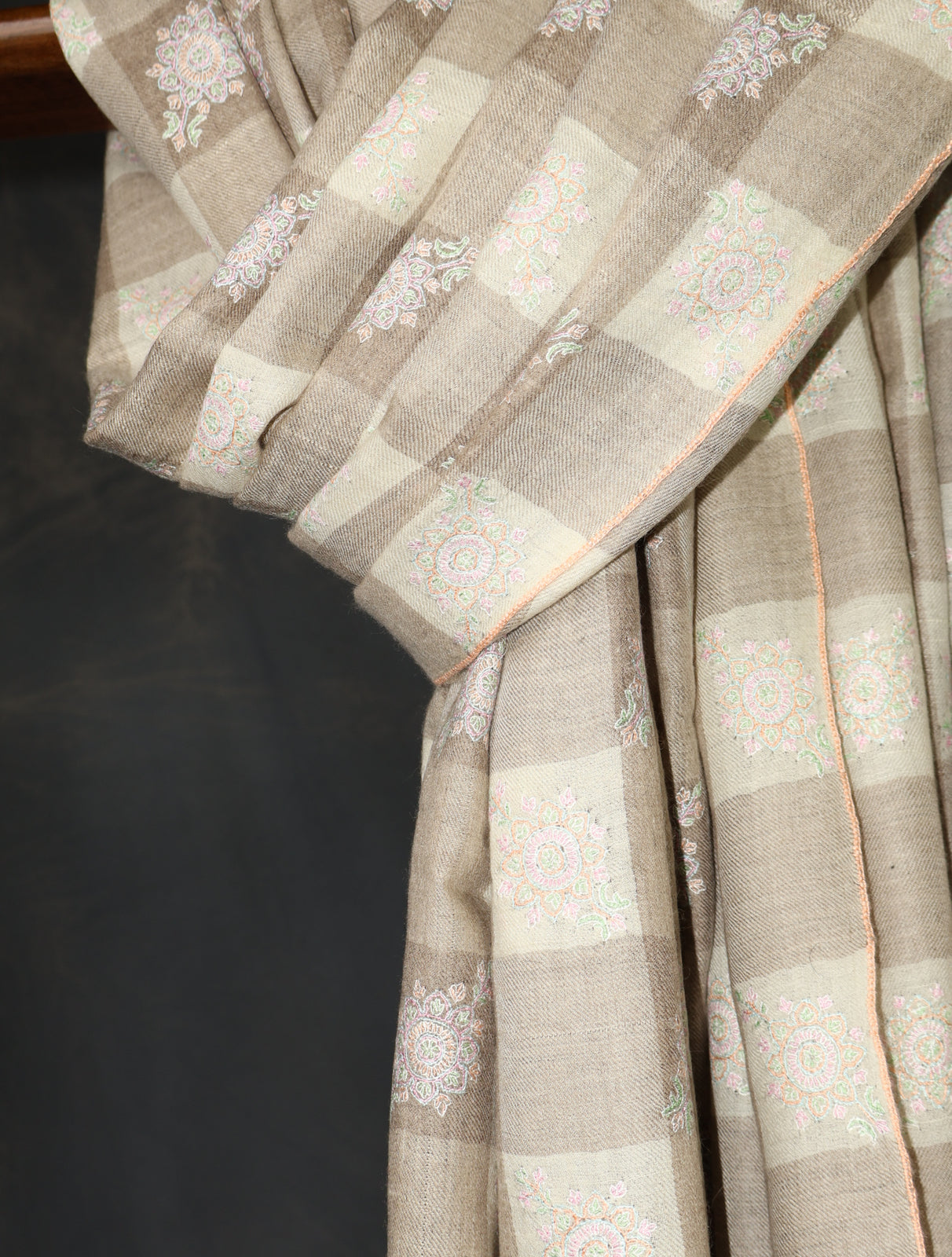 Ivory And Natural Plaid Base Big Motif Jali Embroidery Cashmere Pashmina Shawl