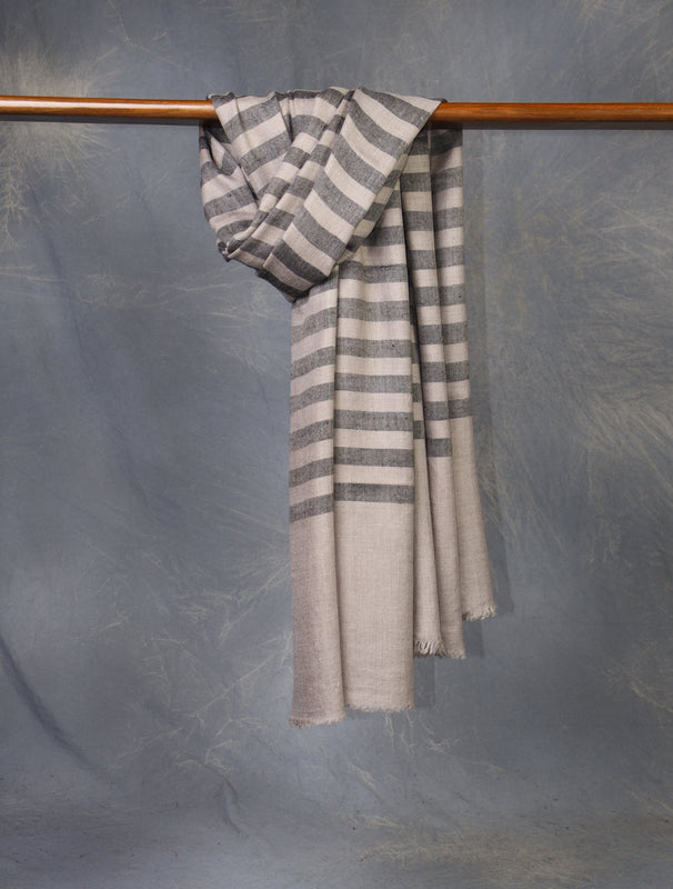 Natural and Black Plaid Pure Cashmere Pashmina Shawl– Handwoven Luxury