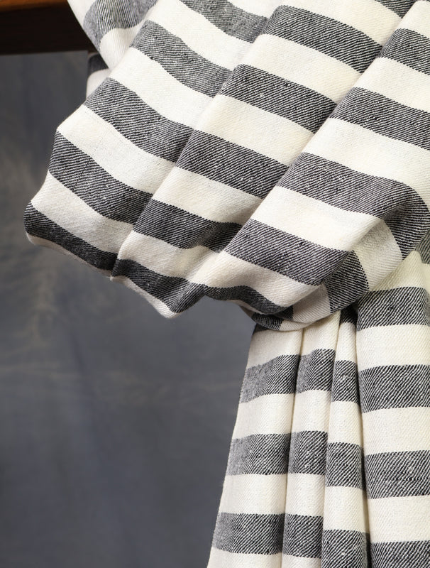Ivory and Black Plaid Pure Cashmere Pashmina Shawl– Handwoven Luxury