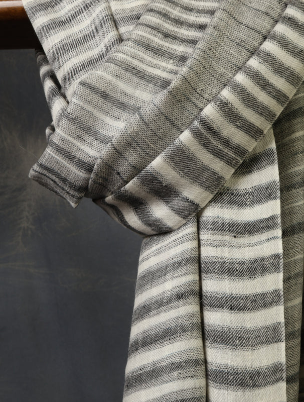 Black Plaid  Pure Cashmere Check Scarf Pashmina – Handwoven Luxury