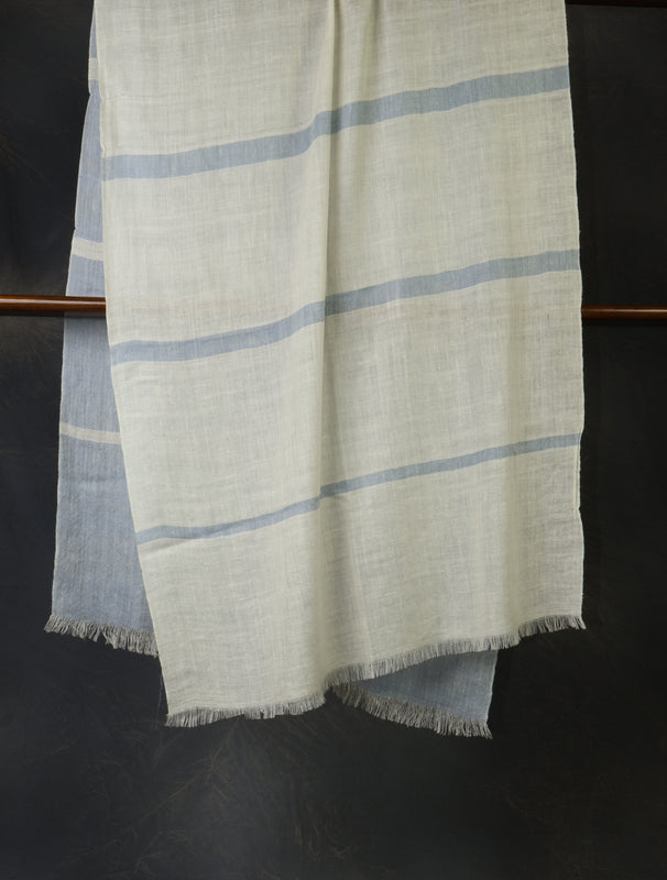 Sky Blue And Ivory Plaid Pure Cashmere Pashmina Scarf – Handwoven Luxury (Copy)