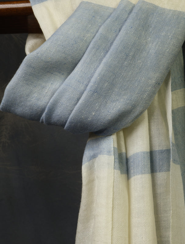 Sky Blue And Ivory Plaid Pure Cashmere Pashmina Scarf – Handwoven Luxury (Copy)