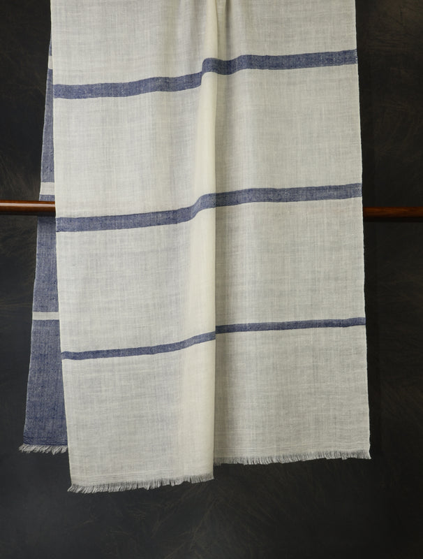 Blue And Ivory Plaid Pure Cashmere Pashmina Scarf – Handwoven Luxury