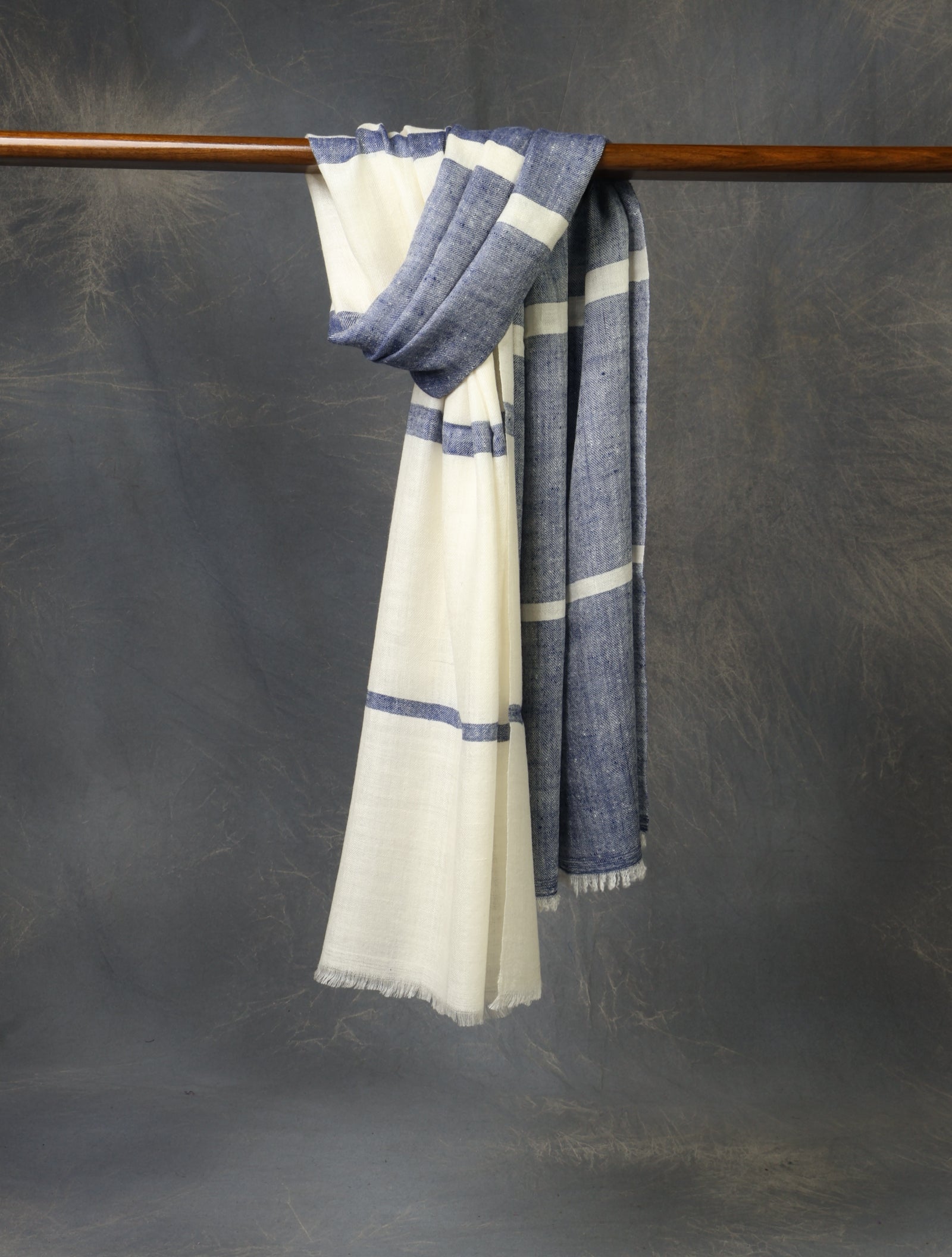 Blue And Ivory Plaid Pure Cashmere Pashmina Scarf – Handwoven Luxury