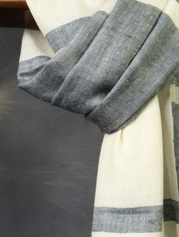 Black And Ivory Plaid Pure Cashmere Pashmina Scarf – Handwoven Luxury