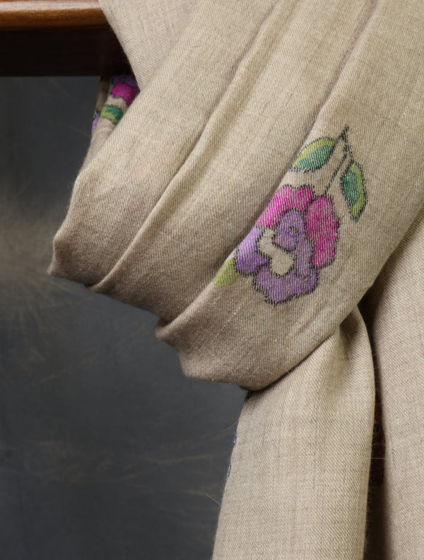 Natural Kani Floral Buteh Pashmina Shawl – detail view