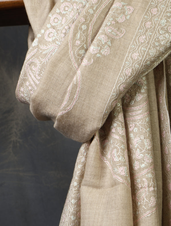 Natural Base Jali Embroidery Cashmere Pashmina Shawl – detail view