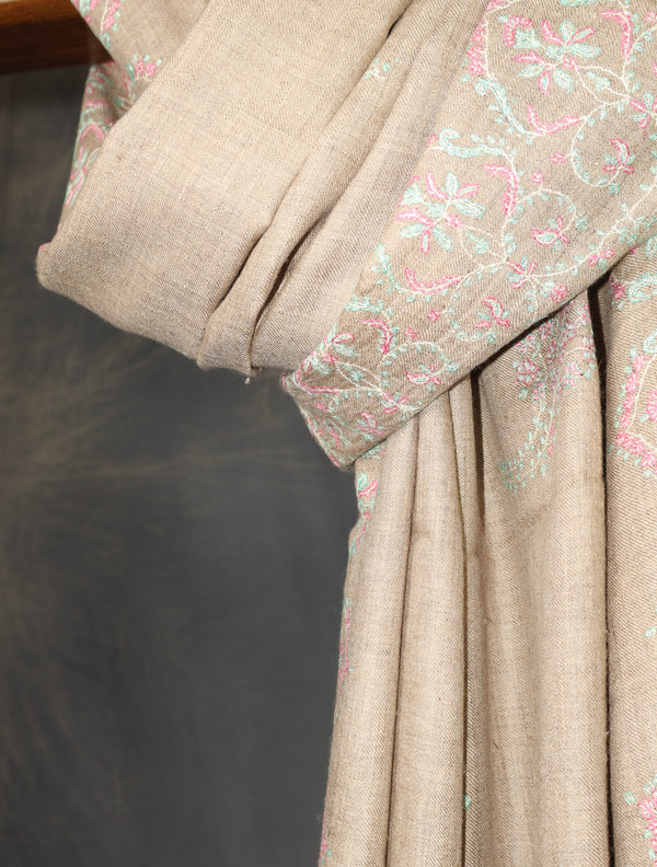 Natural Boteh Motif Embroidery Cashmere Pashmina Shawl — pashmina shawl detail