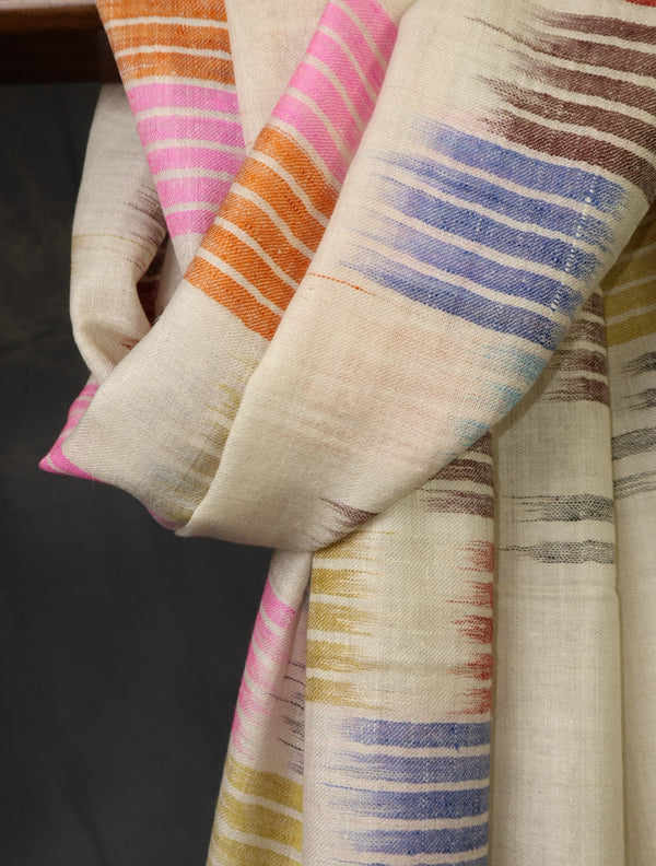 designer plaid cashmere scarf – detail view