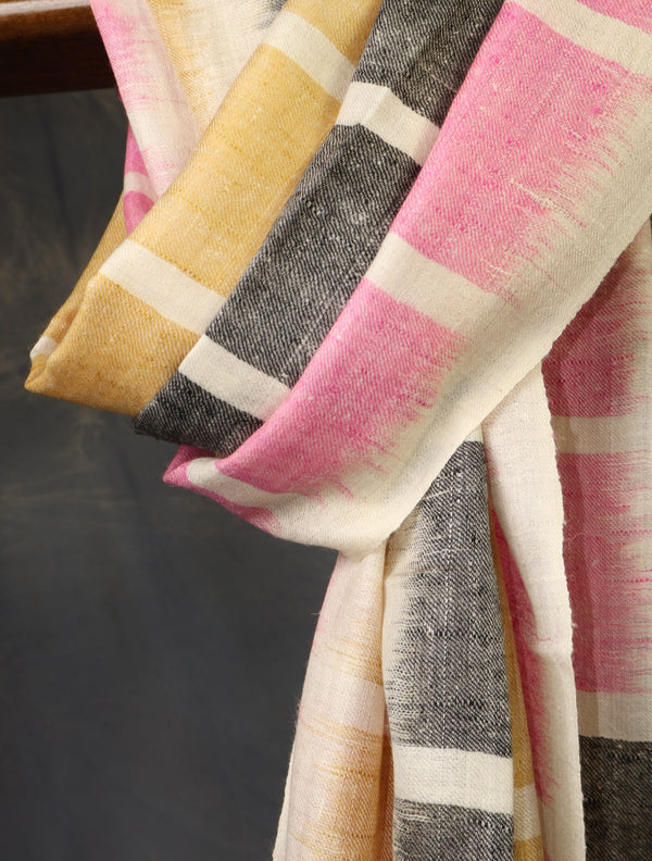 winter plaid cashmere scarf – detail view