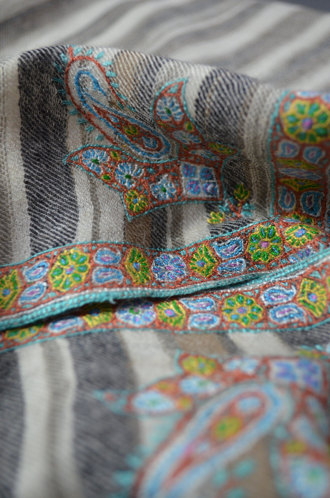 Natural Ikat Border Embroidery Cashmere Pashmina Shawl