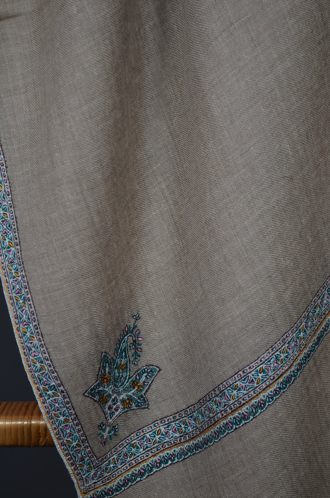 Un Dyed Natural Border Embroidery Cashmere Pashmina Scarf