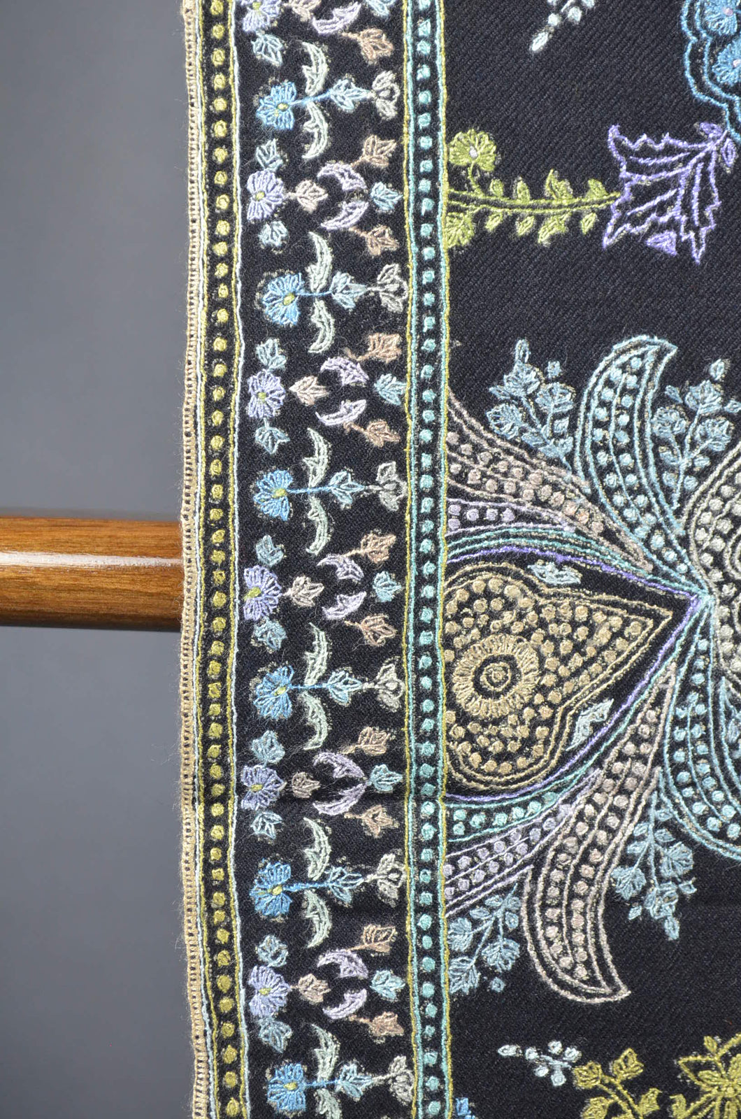 Black Base Jamawar multicolor Embroidery Cashmere Pashmina Shawl