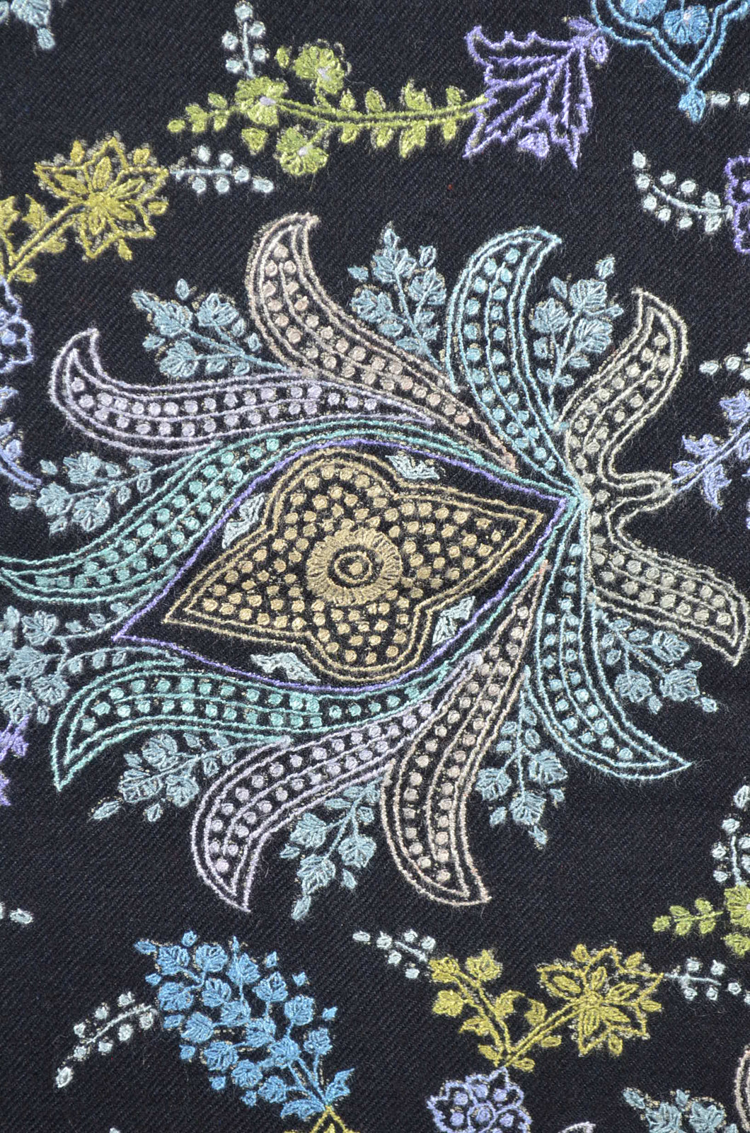 Black Base Jamawar multicolor Embroidery Cashmere Pashmina Shawl