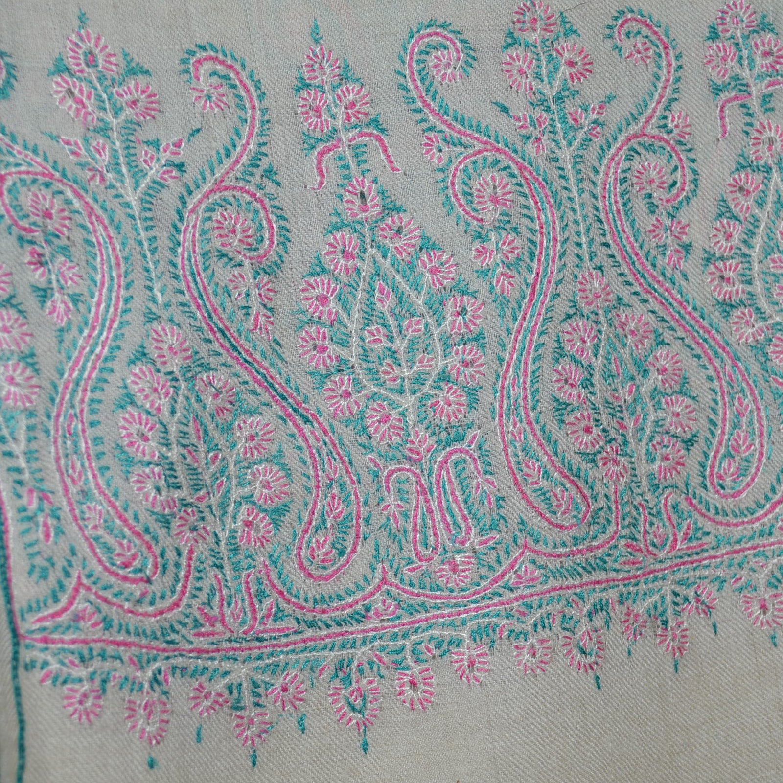Natural Un Dyed Sozni Border Embroidery Cashmere Pashmina Shawl