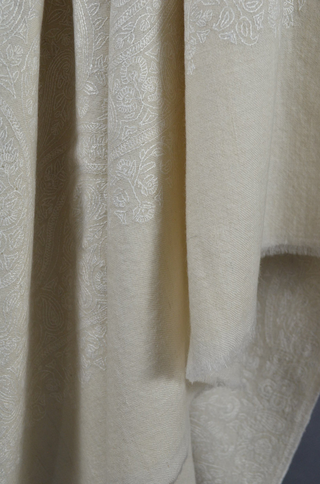 Ivory Base Jamawar White Embroidery Cashmere Pashmina Shawl