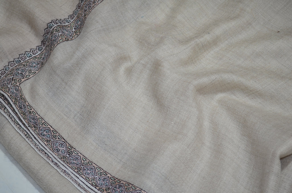 Natural Ivory Cashmere Pashmina Shawl with Beautifully  Crafted Border