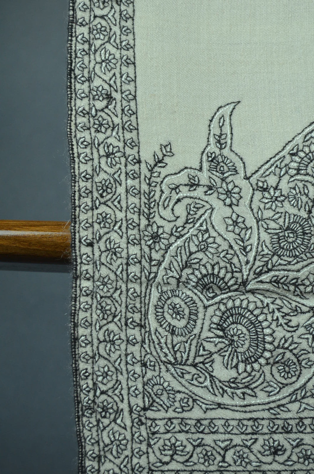 Ivory Big Border Embroidery Cashmere Pashmina Shawl