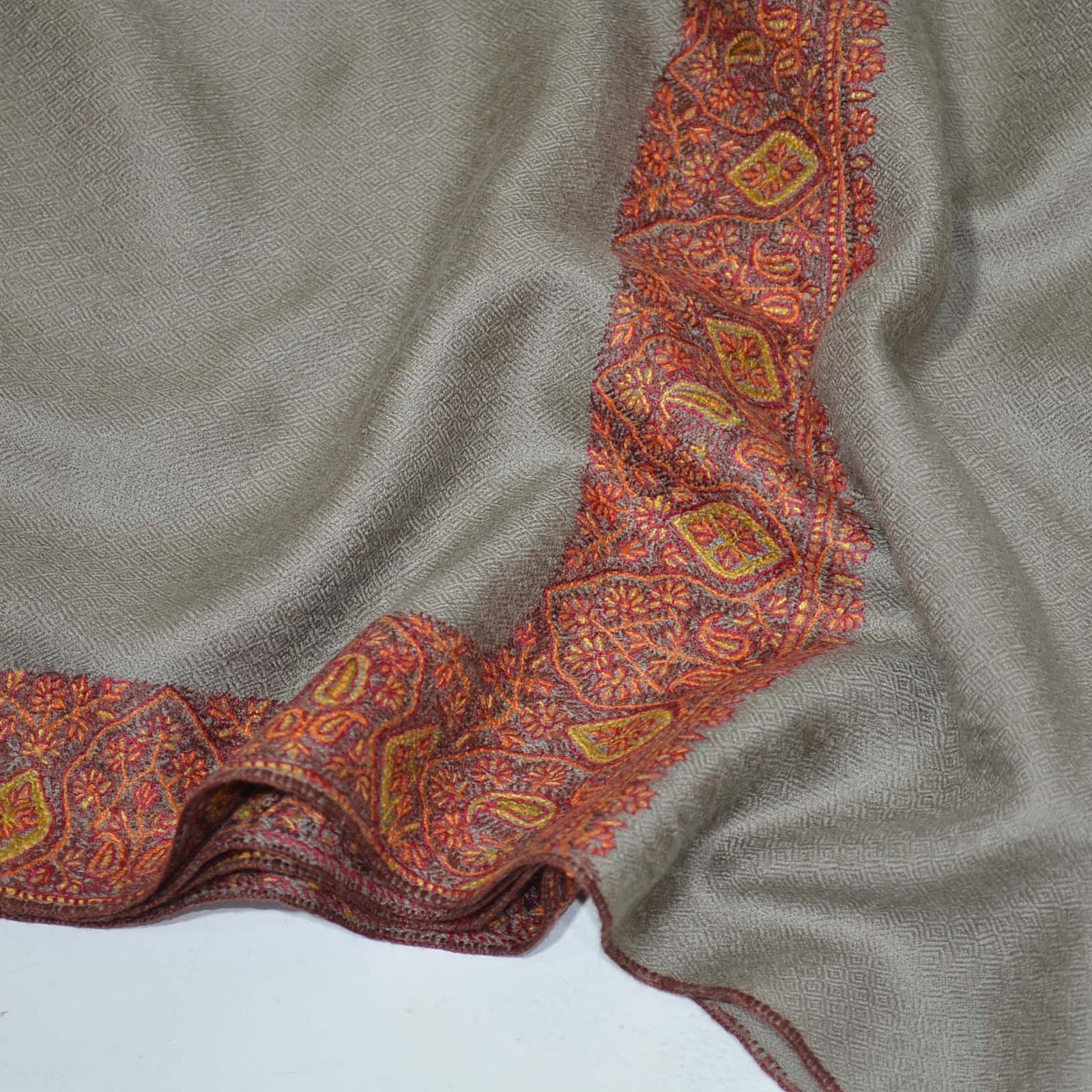 Un Dyed Natural Border Embroidery Pashmina Cashmere Shawl