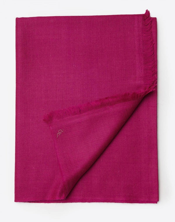Pink Cashmere Travel Wrap – detail view